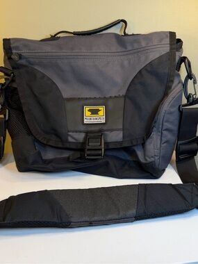Mountainsmith Redura Messenger Bag Grey Black With Shoulder Strap